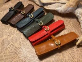 蹄鉄バックルロールペンケース